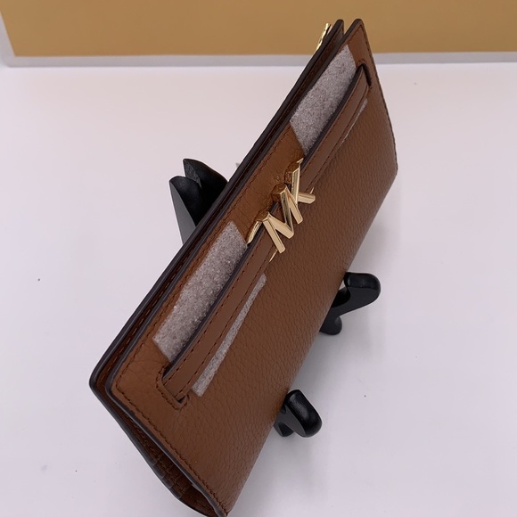 Michael Kors Reed Large Bifold Pebbled Leather Snap Wallet Card Case  Luggage - Picture 6 of 12